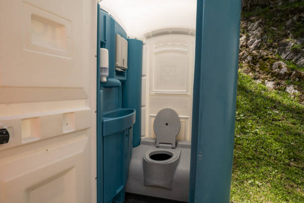 Portable Toilet Options We Offer in Hartford, WI